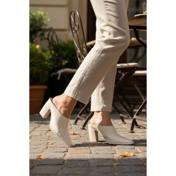 Bottega Veneta NWT Tex Leather Mules Women’s IT37 US7 Sea Salt Dressy Minimalist - Picture 11 of 11